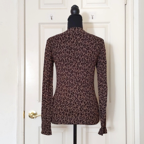 Express Rayon Blended Stretch V-Neck Side Knit Stripes Animal Print Sweater. - Picture 2 of 4
